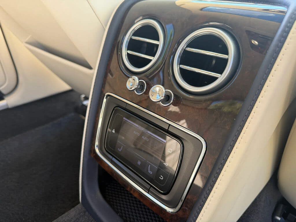 2016 Bentley Flying Spur V8 AWD photo 16
