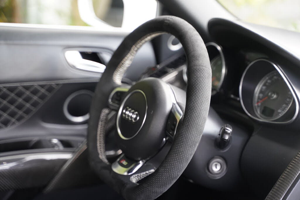 2014 Audi R8 quattro V8 Spyder AWD photo 13 of 21