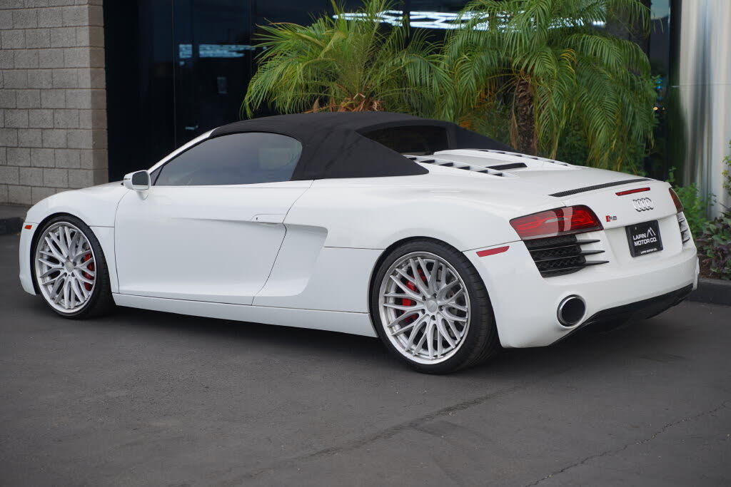 2014 Audi R8 quattro V8 Spyder AWD photo 15 of 21