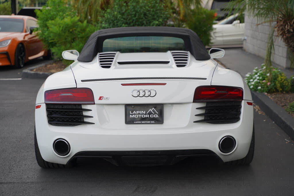2014 Audi R8 quattro V8 Spyder AWD photo 16 of 21