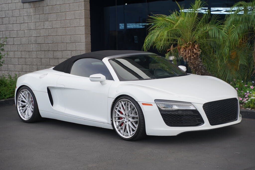 2014 Audi R8 quattro V8 Spyder AWD photo 3 of 21