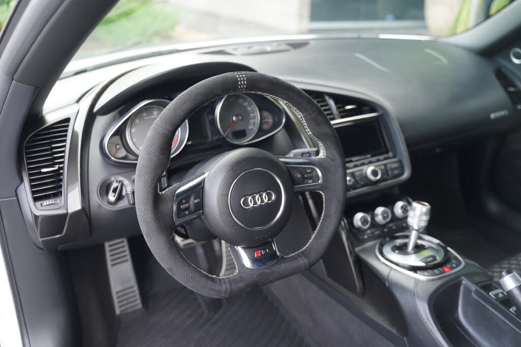 2014 Audi R8 quattro V8 Spyder AWD photo 21 of 21
