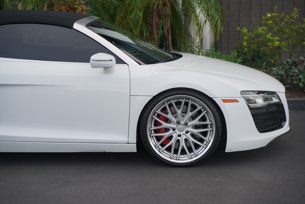 2014 Audi R8 quattro V8 Spyder AWD photo 7 of 21