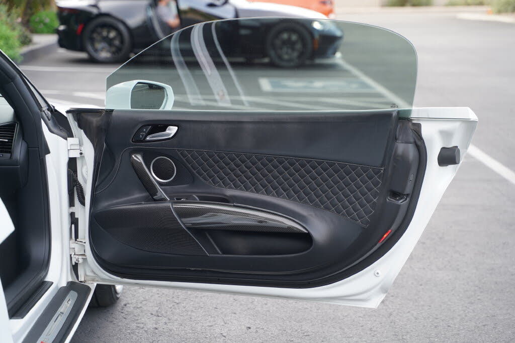 2014 Audi R8 quattro V8 Spyder AWD photo 8 of 21