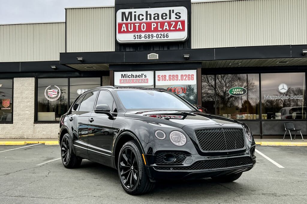 2017 Bentley Bentayga W12 AWD photo 2