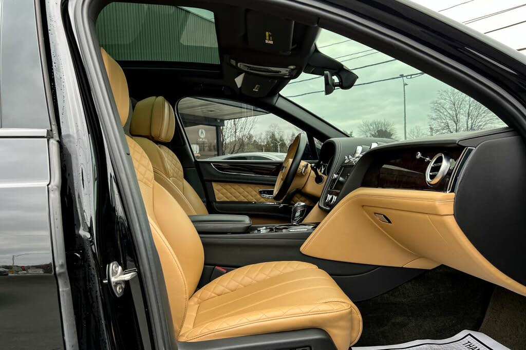2017 Bentley Bentayga W12 AWD photo 11