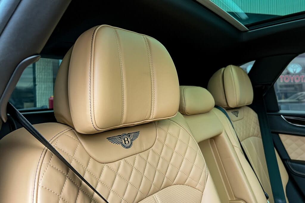 2017 Bentley Bentayga W12 AWD photo 16