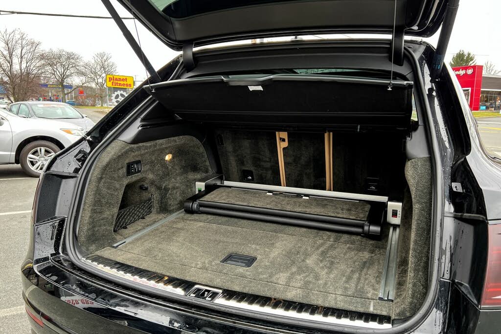 2017 Bentley Bentayga W12 AWD photo 17
