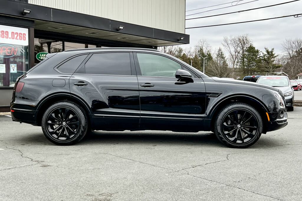 2017 Bentley Bentayga W12 AWD photo 3