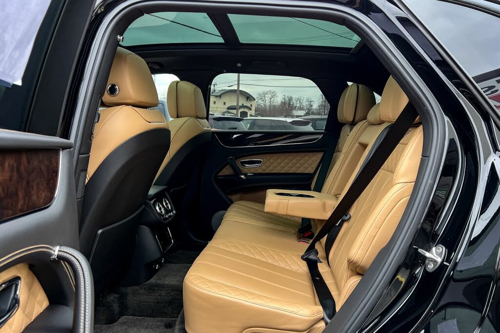 2017 Bentley Bentayga W12 AWD photo 23