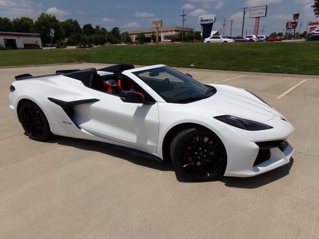 2023 Chevrolet Corvette Z06 3LZ Convertible RWD photo 2