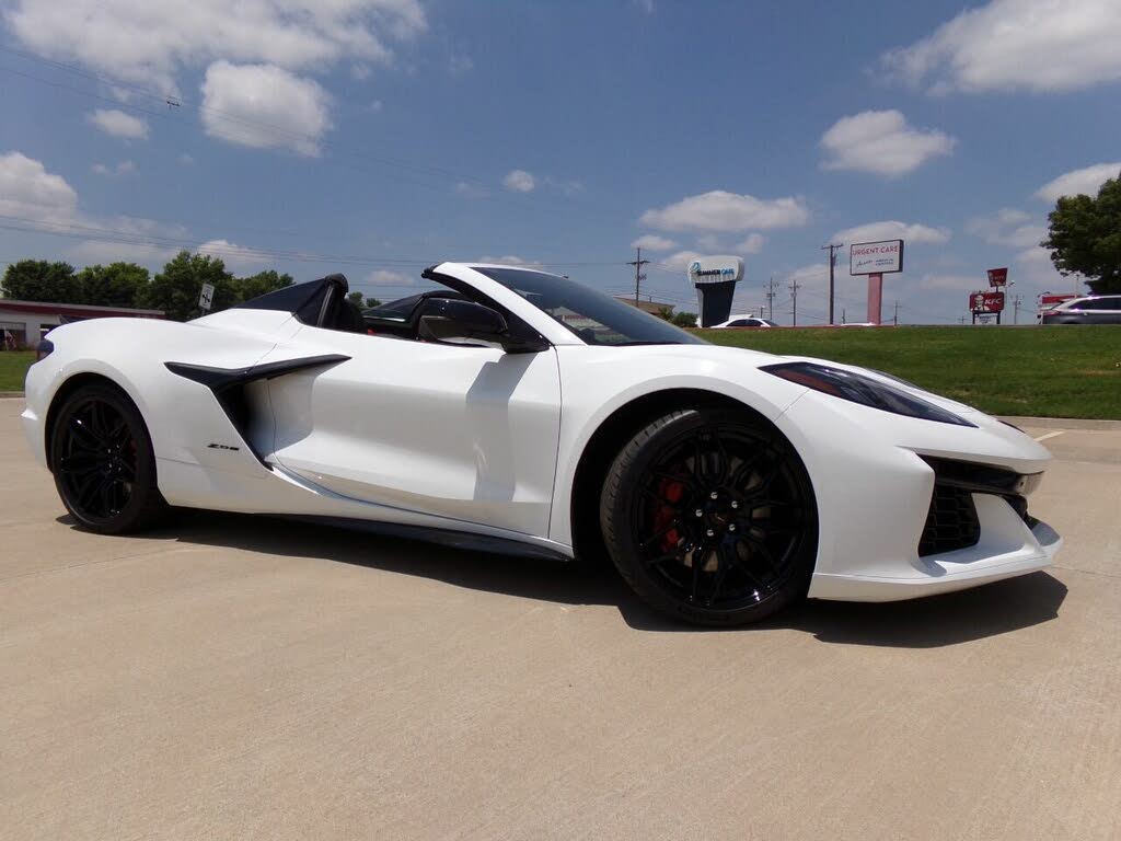 2023 Chevrolet Corvette Z06 3LZ Convertible RWD photo 3