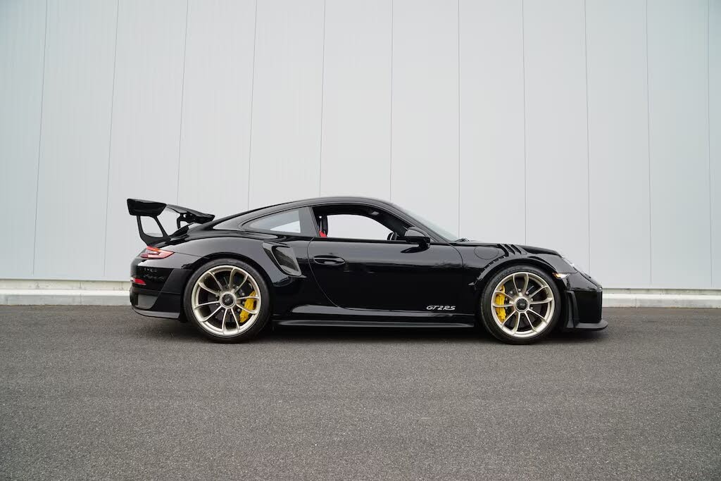 2019 Porsche 911 GT2 RS Coupe RWD