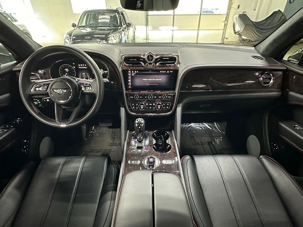 2021 Bentley Bentayga V8 AWD photo 2