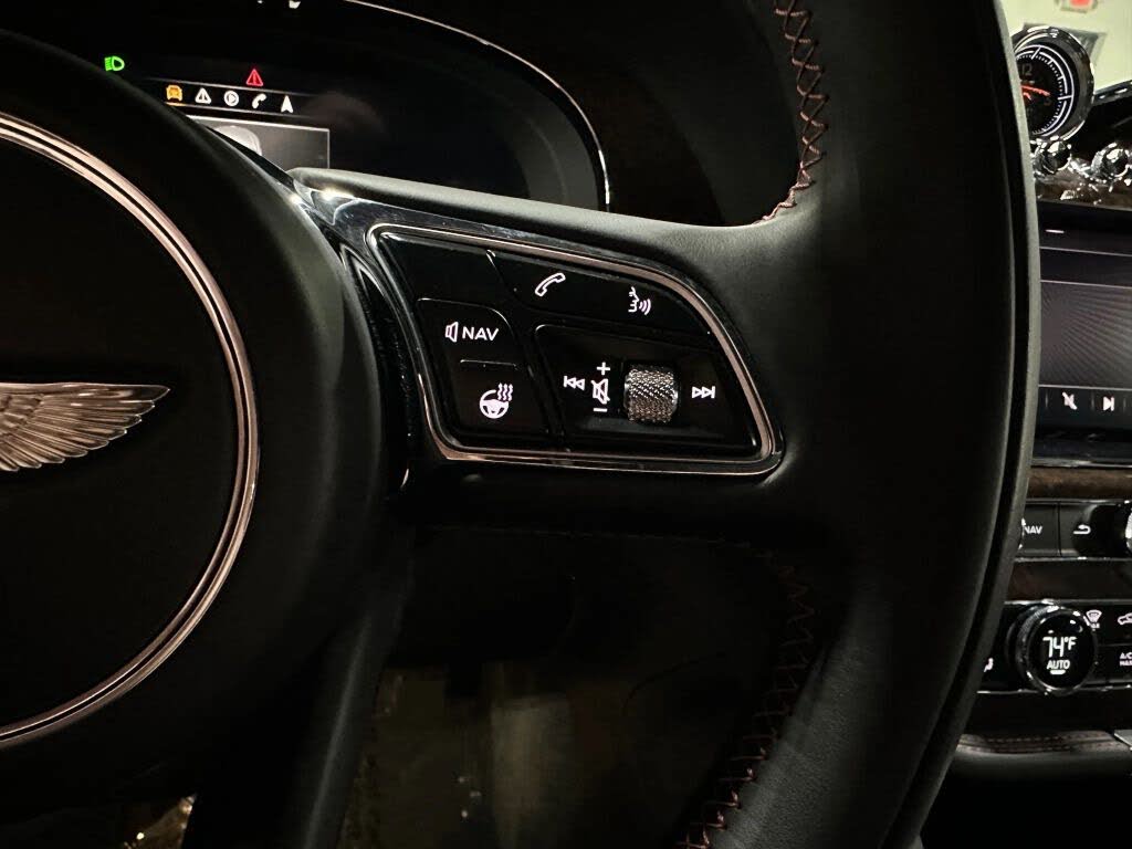 2021 Bentley Bentayga V8 AWD photo 16