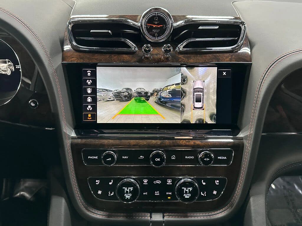 2021 Bentley Bentayga V8 AWD photo 18