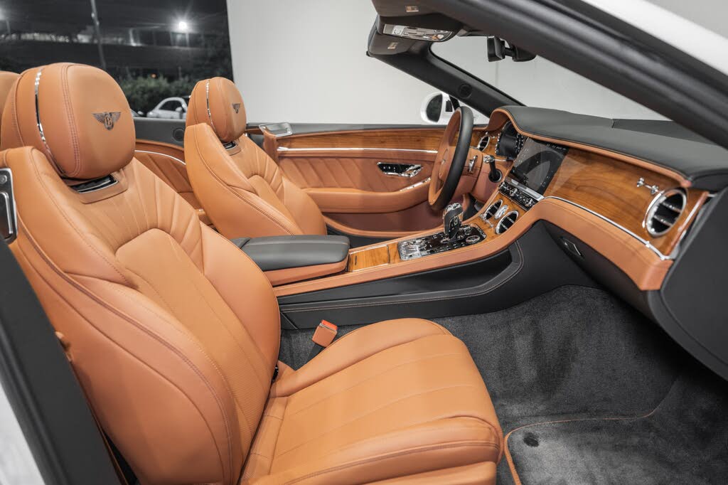 2024 Bentley Continental GTC V8 AWD photo 2