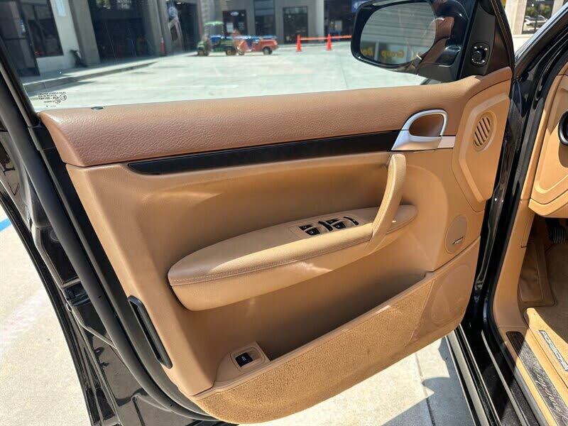 2008 Porsche Cayenne GTS AWD photo 8