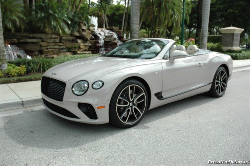 2022 Bentley Continental GTC V8 AWD photo 2