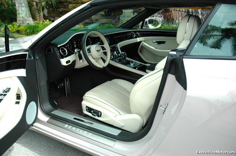 2022 Bentley Continental GTC V8 AWD photo 16