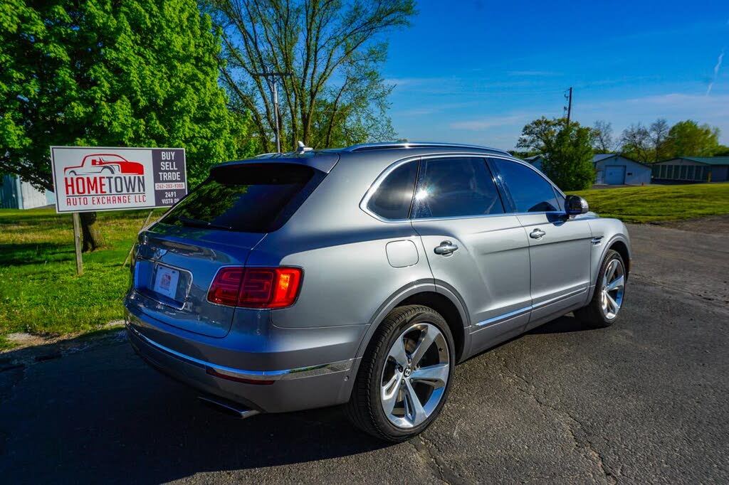2017 Bentley Bentayga W12 AWD photo 3