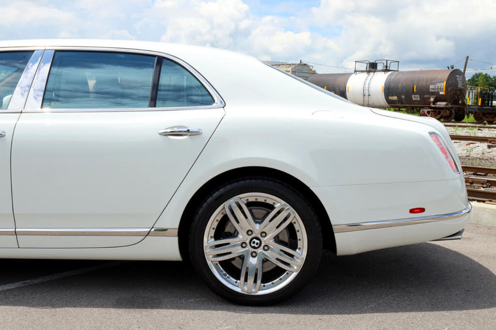 2011 Bentley Mulsanne RWD photo 18