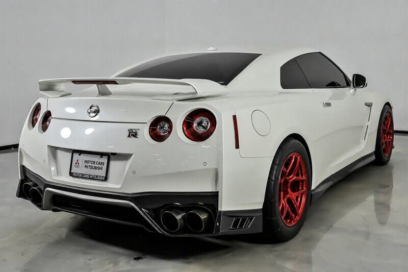 2019 Nissan GT-R Premium AWD photo 11