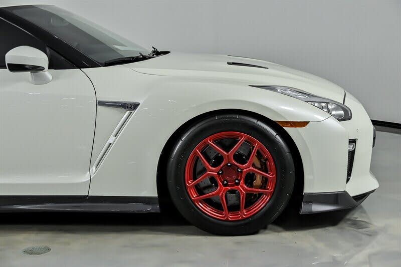 2019 Nissan GT-R Premium AWD photo 14