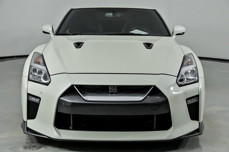 2019 Nissan GT-R Premium AWD photo 4