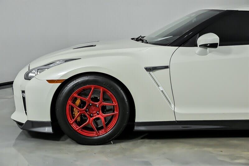 2019 Nissan GT-R Premium AWD photo 6