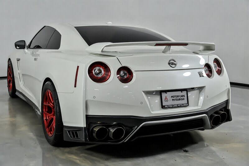 2019 Nissan GT-R Premium AWD photo 9