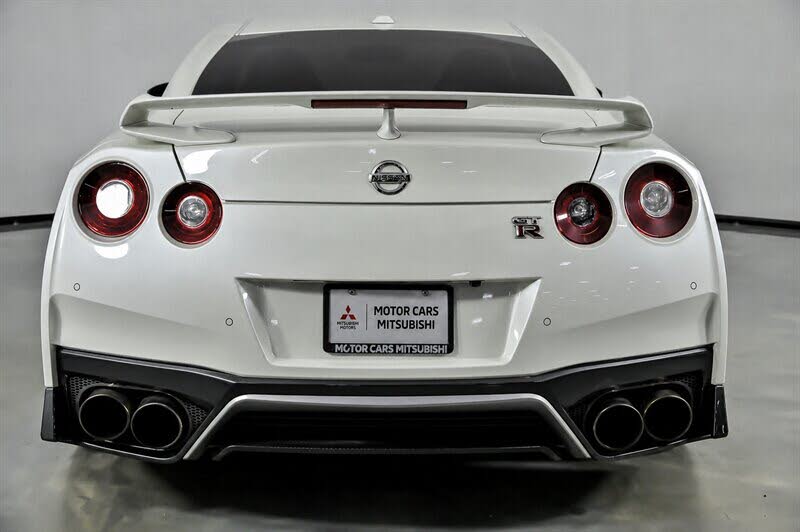 2019 Nissan GT-R Premium AWD photo 10
