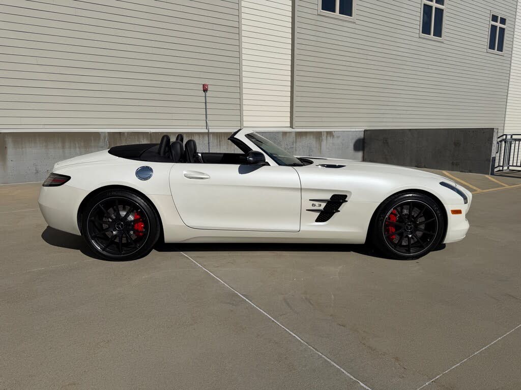 2014 Mercedes-Benz SLS AMG GT photo 2