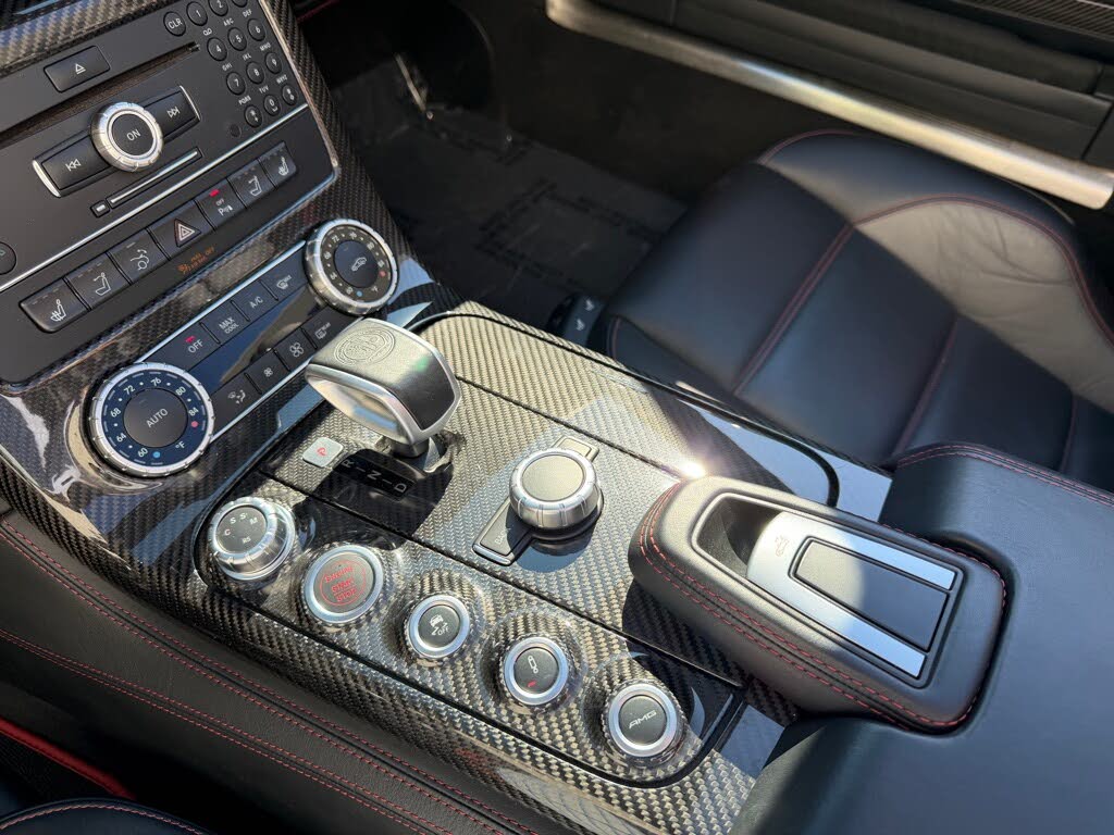 2014 Mercedes-Benz SLS AMG GT photo 20