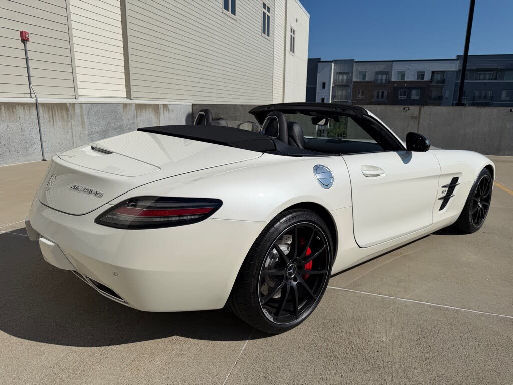 2014 Mercedes-Benz SLS AMG GT photo 3
