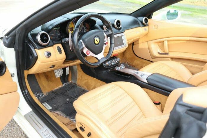 2012 Ferrari California Roadster photo 10