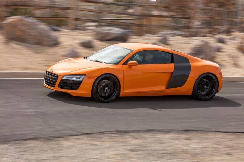 2014 Audi R8 quattro V8 Coupe AWD photo 20 of 24