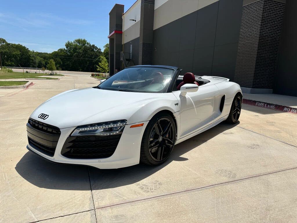 2014 Audi R8 quattro V10 Spyder AWD photo 3 of 6