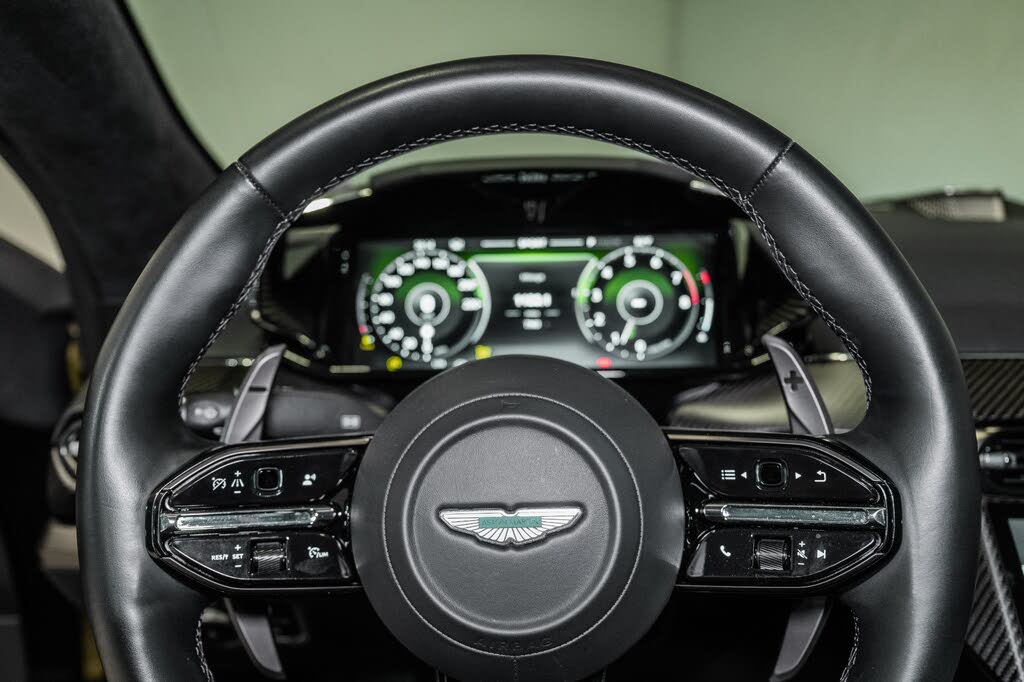 2025 Aston Martin Vantage Coupe RWD photo 10