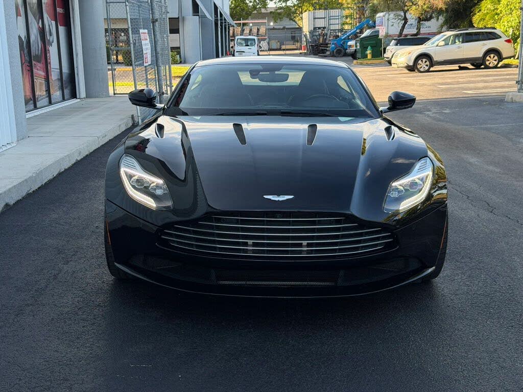 2018 Aston Martin DB11 V12 Coupe RWD photo 2