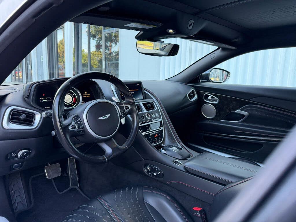 2018 Aston Martin DB11 V12 Coupe RWD photo 17