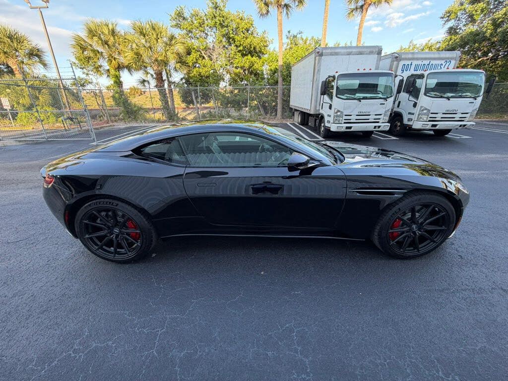2018 Aston Martin DB11 V12 Coupe RWD photo 5