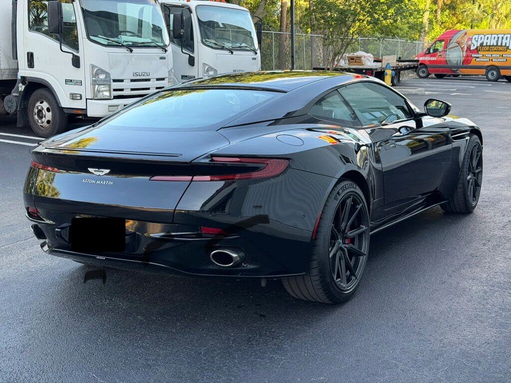 2018 Aston Martin DB11 V12 Coupe RWD photo 6