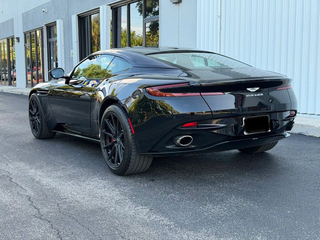 2018 Aston Martin DB11 V12 Coupe RWD photo 7