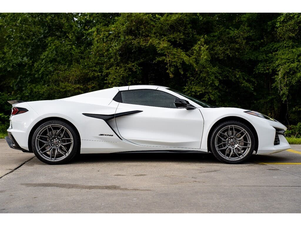 2024 Chevrolet Corvette Z06 3LZ Convertible RWD photo 6