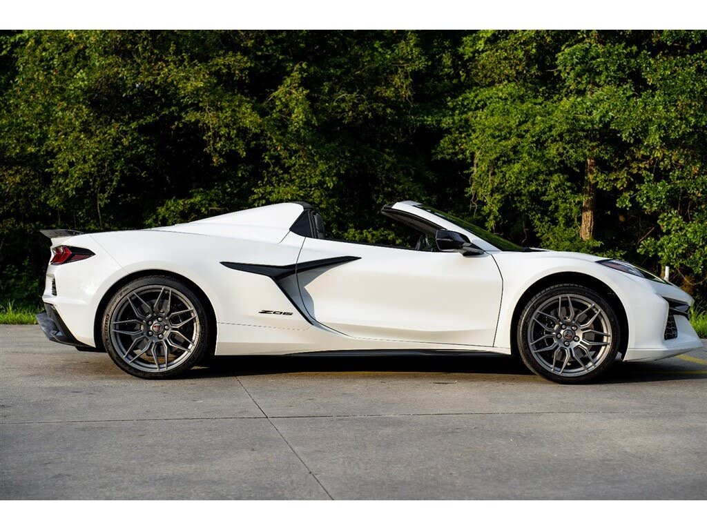 2024 Chevrolet Corvette Z06 3LZ Convertible RWD photo 7