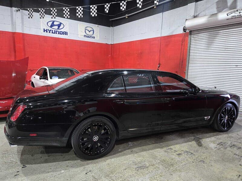 2016 Bentley Mulsanne RWD photo 3