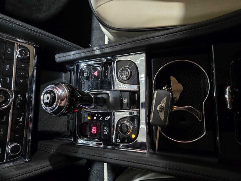 2016 Bentley Mulsanne RWD photo 21