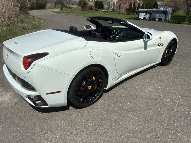 2011 Ferrari California Roadster photo 11