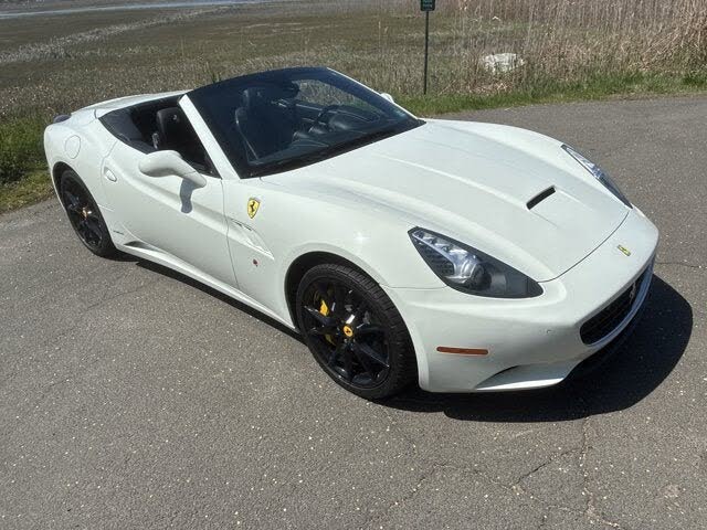 2011 Ferrari California Roadster photo 3